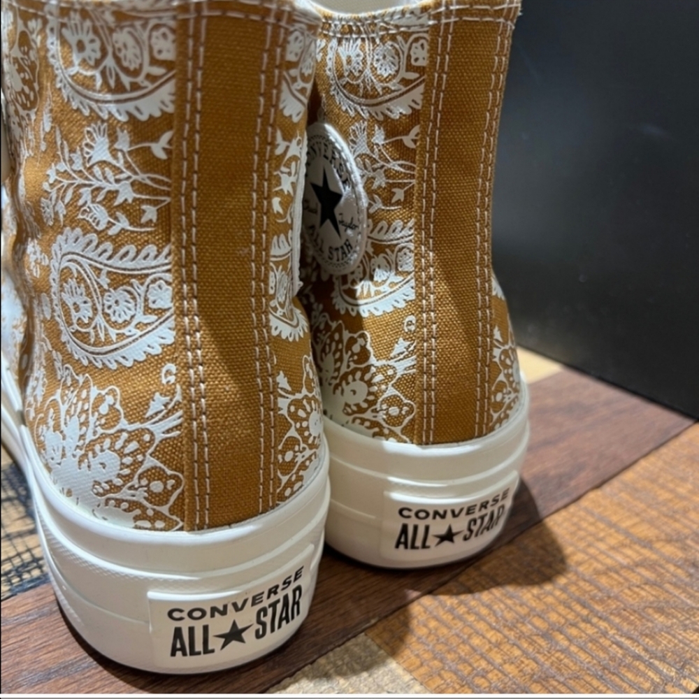 NWT Converse Platform High Tops - Picture 3 of 4